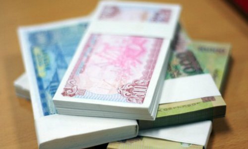 Đổi tiền lẻ 500 đồng, mất phí 150%