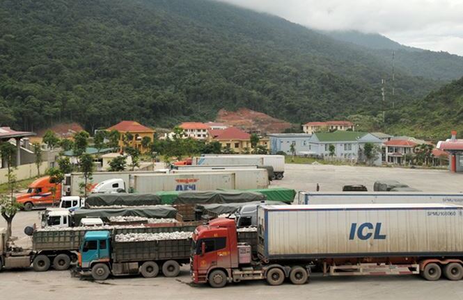 Vì sao 4 container xe Toyota Highlander hàng chục tỷ đồng vô chủ ở cảng Hải Phòng?