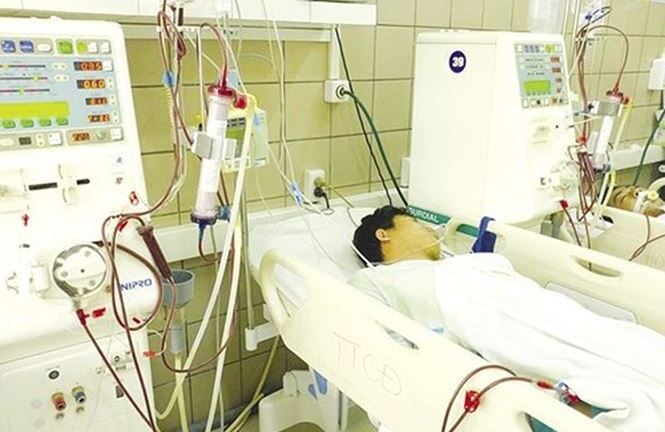 Uống 1,5 lít rượu, nam thanh niên hôn mê sâu