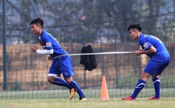Cách rèn thể lực như U23 Việt Nam: Bí ẩn dây cao su và quả tạ đặc