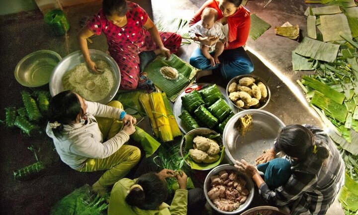 Ngày Tết các chị không muốn lo bếp núc...mời xách vali về 'nơi sản xuất'