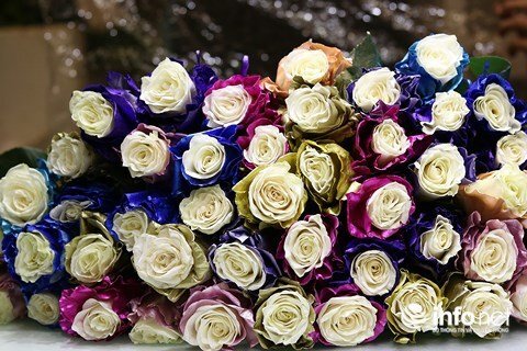 Bó hoa hồng giá 65 triệu đồng đại gia mua tặng vợ dịp Valentine có gì đặc biệt?