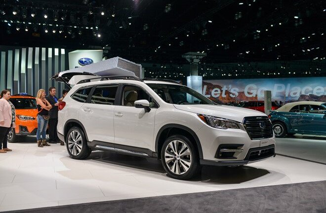 Subaru Ascent giá 33.000 USD, đối thủ Hyundai Santa Fe