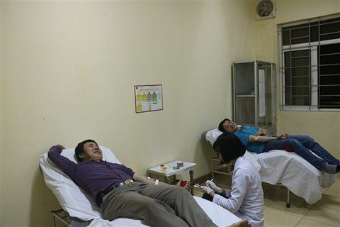 Vượt 200km trong đêm cứu bệnh nhân có nhóm máu cực hiếm bị xuất huyết dạ dày