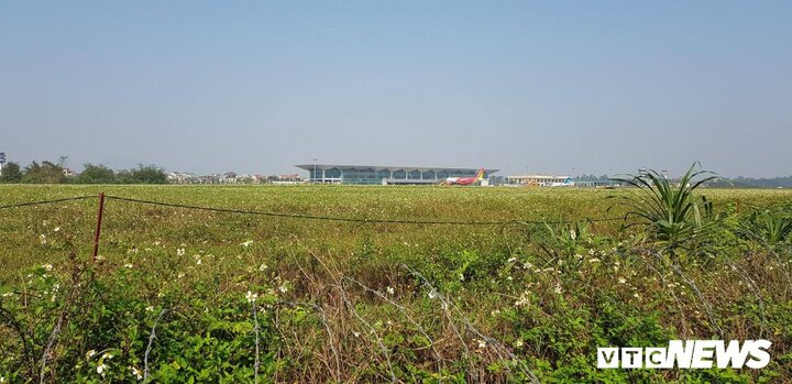 Người tâm thần đột nhập máy bay ở Vinh: Tường rào bảo vệ sơ sài, an ninh đầy kẽ hở