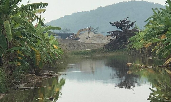 'Cát tặc' hoành hành khiến dân mất đất, chính quyền bất lực không thể ngăn chặn