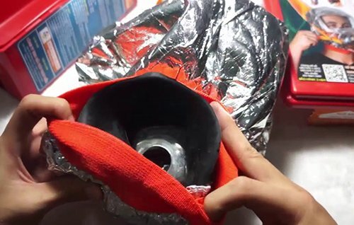 Mặt nạ dưỡng khí, thang dây... đắt hàng sau vụ cháy chung cư