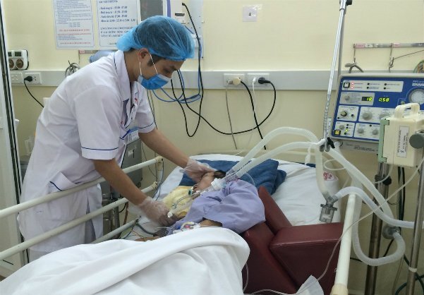 Hôn mê sâu do nốt mụn nhỏ ở mông