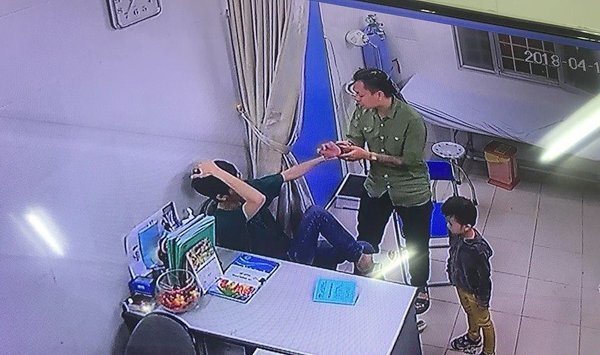 Bác sĩ Bệnh viện Xanh Pôn bị tát, đấm vào mặt, giờ ra sao?