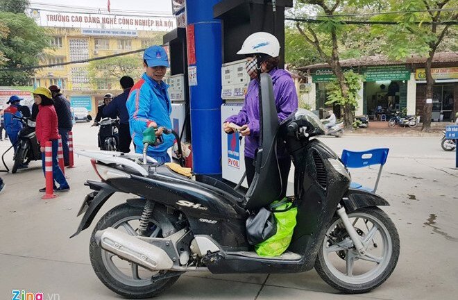 Vì sao vẫn chưa có giá cơ sở cho xăng RON 95?