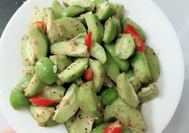 Cơn sốt táo mèo bao tử: Nuốt nước bọt, ăn vặt hết cả tấn