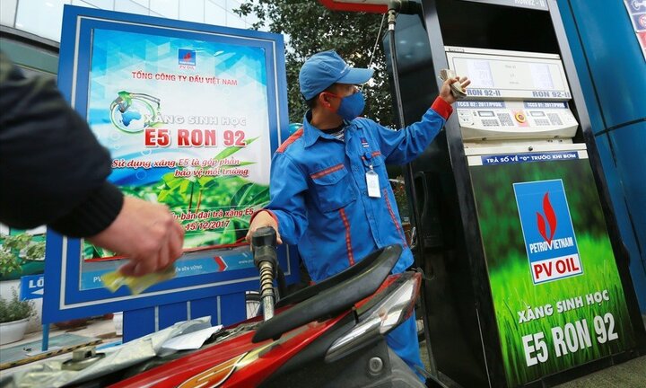 Khai tử xăng RON 95: Nguy cơ độc quyền, tăng giá thấy rõ