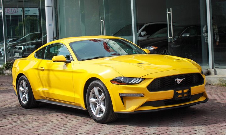 Chi tiết 'xe cơ bắp Mỹ' Ford Mustang 2018 trên đường phố Hà Nội