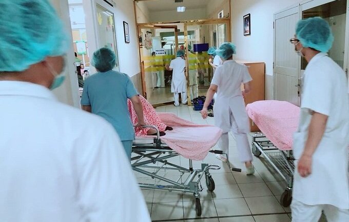 Phía sau chuyện nữ sinh 17 tuổi vào viện sinh con một mình