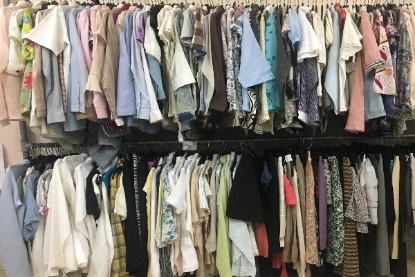 Cẩn trọng rước bệnh từ quần áo 'sida'