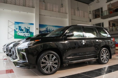 Ôtô nhập khẩu khan hàng, giá cao sau nửa năm bị 'chặn cửa'