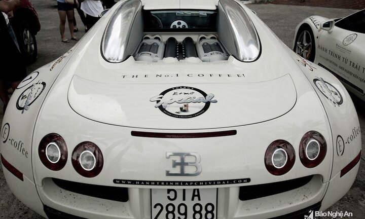 Mãn nhãn với dàn siêu xe của Đặng Lê Nguyên Vũ ghé thành Vinh