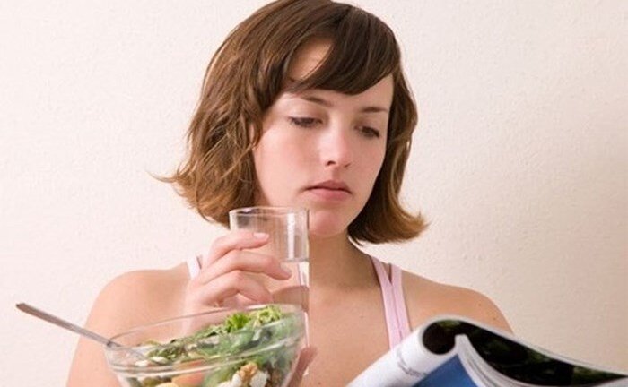 Những sai lầm khi uống nước ít người biết: Uống nước sau khi ăn làm tăng nguy cơ béo phì