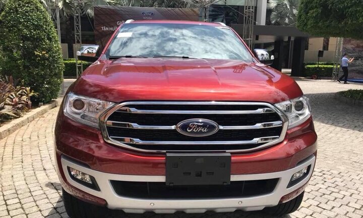Ford Everest 2018 xuất hiện tại Việt Nam, giá tạm tính từ 850 triệu đồng