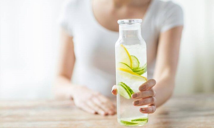 6 tác hại của việc uống quá nhiều nước chanh loãng