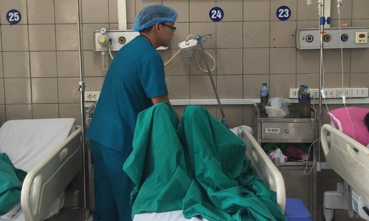 Uống thuốc diệt cỏ tự tử: Người bệnh tỉnh táo đến chết ám ảnh bác sĩ