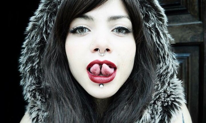 Chẻ lưỡi - xu hướng kỳ dị, dễ biến chứng và gặp hàng loạt hậu họa khủng khiếp