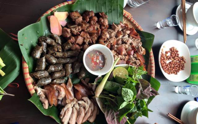 Phó ban Tuyên giáo Hà Nội: 'Tôi cũng ăn thịt chó, nhưng sẽ từ bỏ'