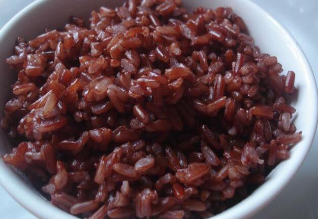 Gạo trắng và gạo lứt, loại nào bổ dưỡng hơn?