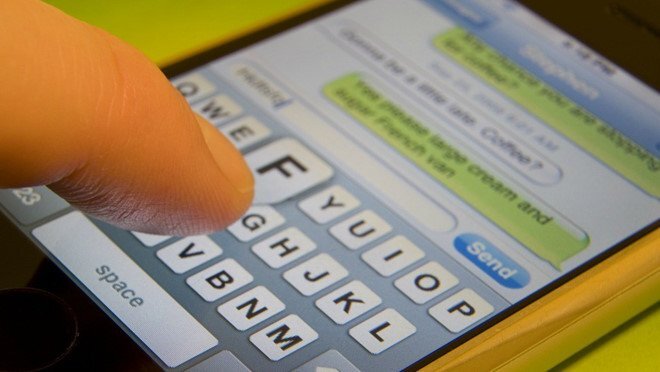 Giáo viên Mỹ bị kiện vì tự ý lục lọi điện thoại của học sinh