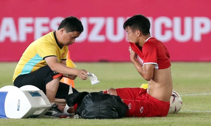 Tuyển Việt Nam có thể mất Bùi Tiến Dũng ở trận ra quân AFF Cup 2018