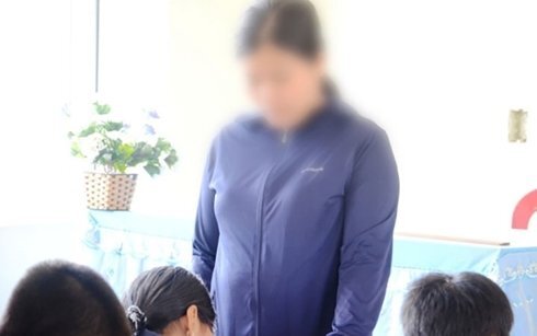 Cô giáo phạt tát bạn 231 cái: Khởi tố vụ án, xử lý hình sự là quá nặng?