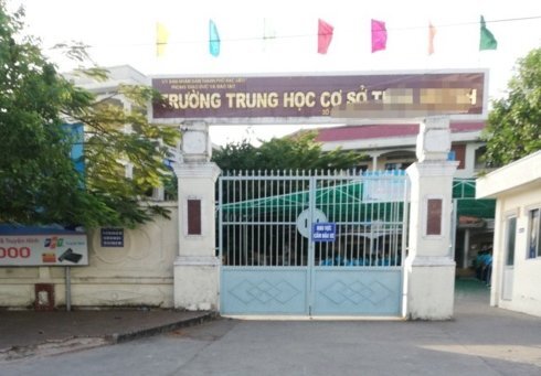 Xúc phạm thầy giáo vì chiếc quần short của con gái: Ai đáng trách?