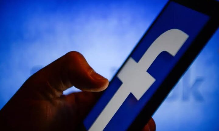 Facebook cho đối tác đọc tin nhắn của người dùng