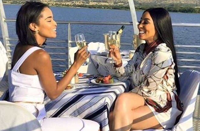 Cuộc sống xa hoa của con nhà giàu châu Phi