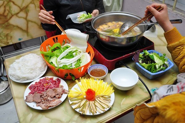 Những lưu ý khi ăn lẩu để bảo vệ sức khỏe cả nhà