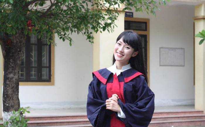 Nữ sinh xinh đẹp 'chém gió' 7 ngôn ngữ chọn vào Học viện Ngoại giao