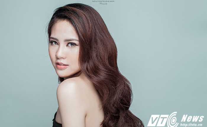 Hot girl Học viện Ngoại giao bật mí từ cô gái nhút nhát đến MC triển vọng