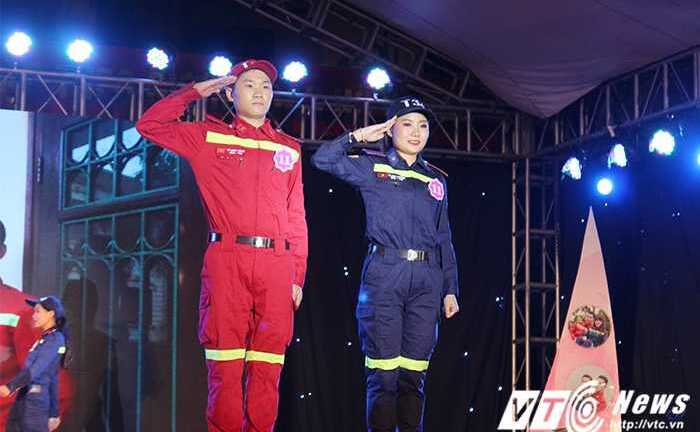 Nữ sinh ĐH Phòng cháy chữa cháy khoe dáng chuẩn trong trang phục ngành