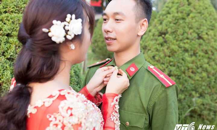 Ảnh cưới lãng mạn của chàng cảnh sát trẻ đa tài