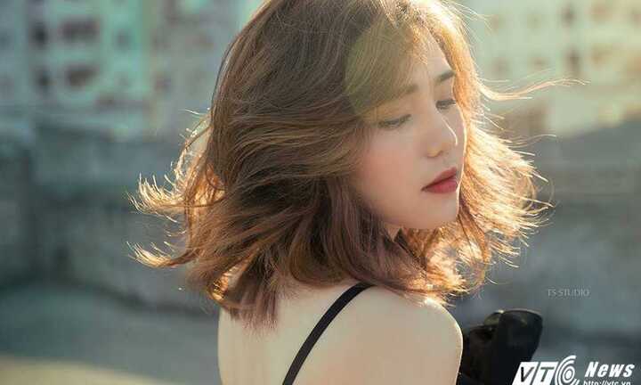 Nữ sinh ĐH Văn hóa - Nghệ thuật Quân đội gây sốt bởi cover hàng loạt ca khúc đình đám