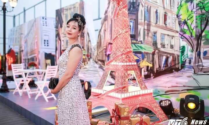 Diễn viên Chiều Xuân diện váy gợi cảm khiến nhiều người ghen tị