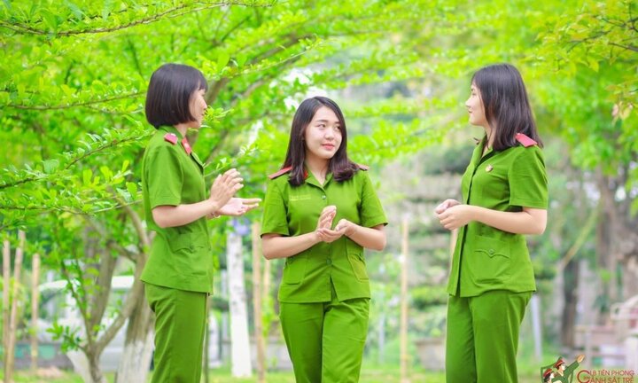 Nữ thủ khoa xinh xắn của Học viện Cảnh sát bật mí cách ôn thi tiếng Anh