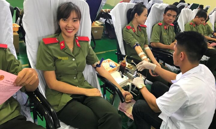 Sinh viên Học viên An ninh hào hứng tham gia hiến máu cứu người