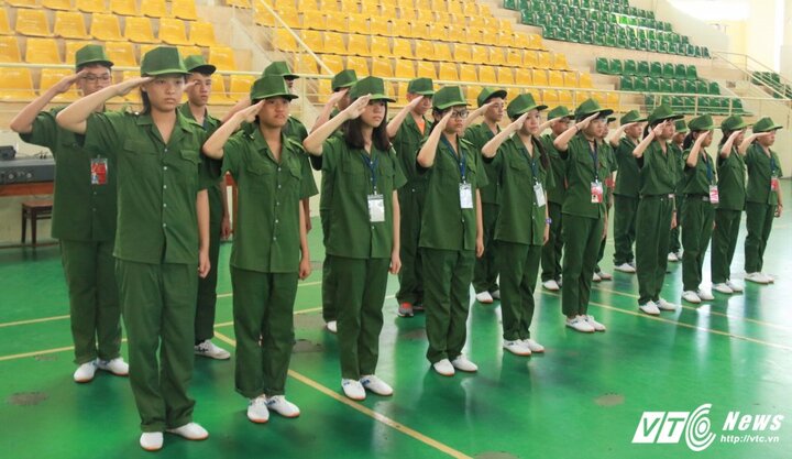 Học sinh Thủ đô hào hứng trải nghiệm những ngày làm chiến sỹ công an ở Học viện An ninh Nhân dân