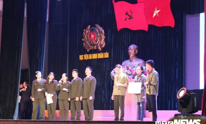 Sinh viên Học viện An ninh tranh tài hùng biện pháp luật