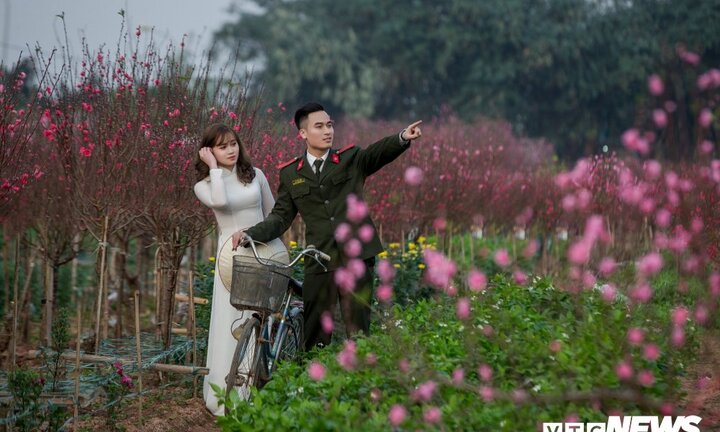 Nam sinh Học viện an ninh điển trai trong bộ ảnh Tết đặc biệt