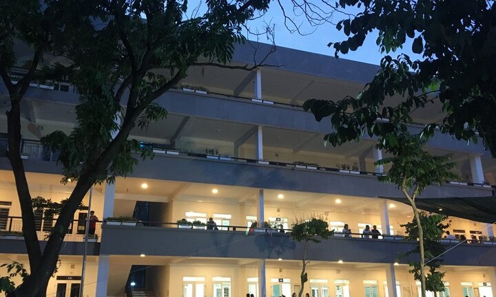 Phụ huynh rao bán suất chạy trường, cô giáo ra giá 15 triệu đồng