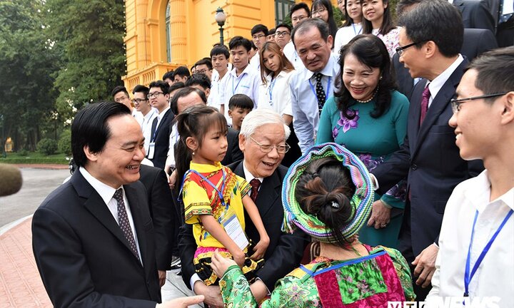 Ảnh: Tổng Bí thư, Chủ tịch nước Nguyễn Phú Trọng gặp mặt học sinh, sinh viên xuất sắc