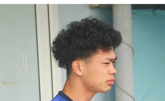 Dân mạng chế ảnh 'hot boy bóng đá' Công Phượng với mái tóc 'bà thím quốc dân'