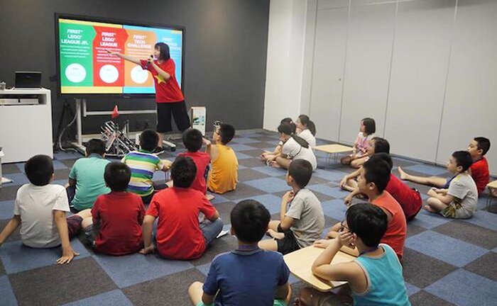 Học sinh Hà thành truyền cảm hứng làm Robotics cho trẻ em